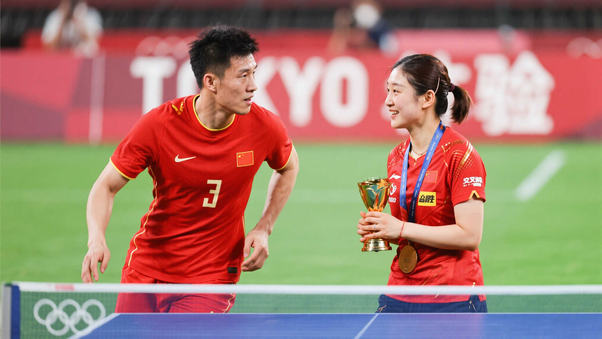 冯潇霆:我能在你那拿到分吗?陈梦:我绝不会让你空手而归。 冯潇霆:我能在你那拿到分吗?陈梦:我绝不会让你空手而归。